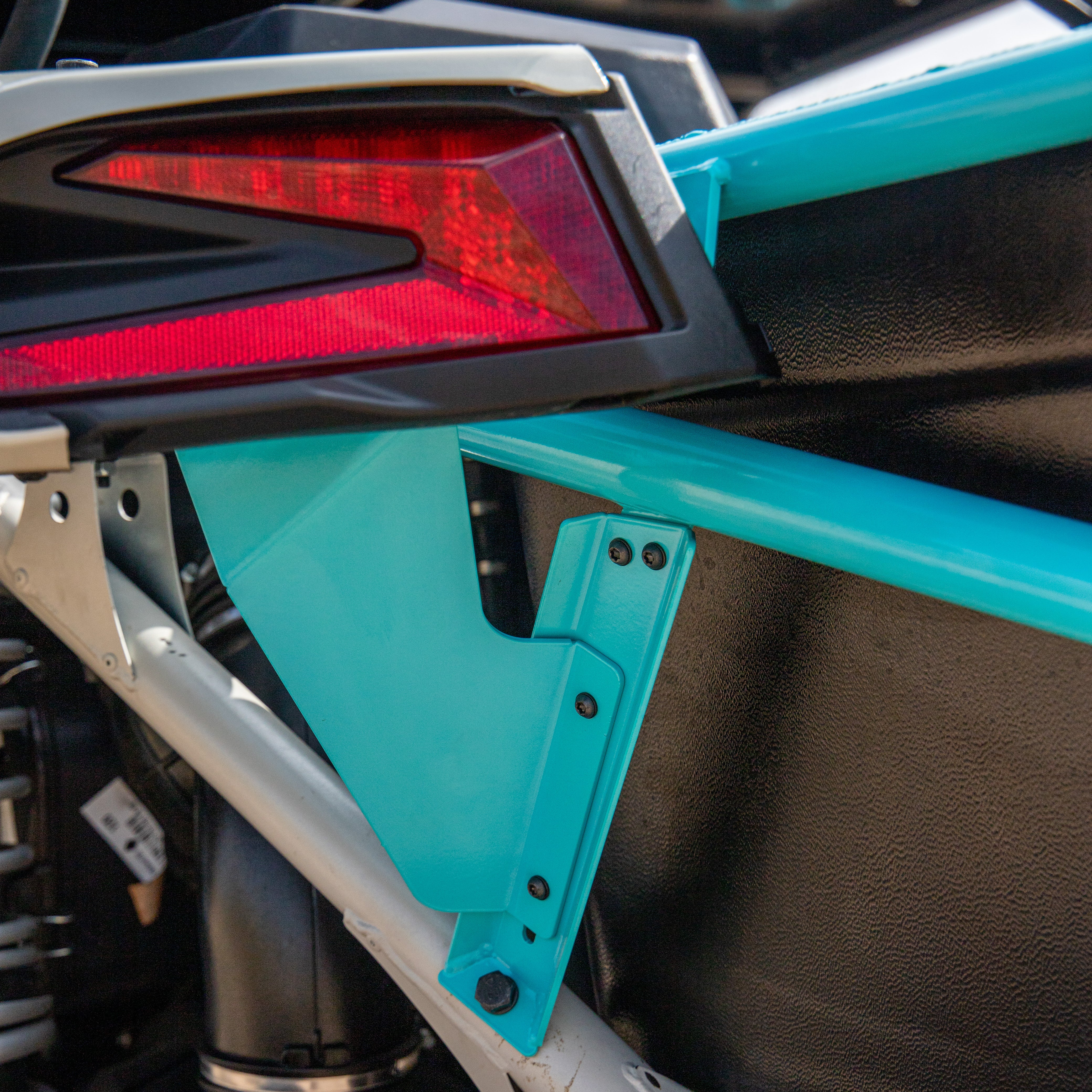 B2G Can Am X3 Rear Storage and Tire Rack - Image 12